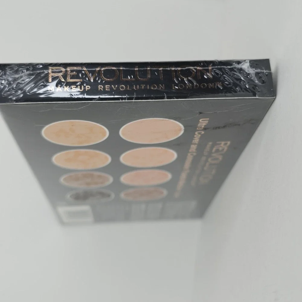 Revolution Ultra Cover & Conceal Palette Medium‎ Dark Contouring & Mirror SEALED